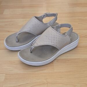 Clarks Cloudsteppers Drift Blossom Women's Wedge Sandals Light Taupe Size 8